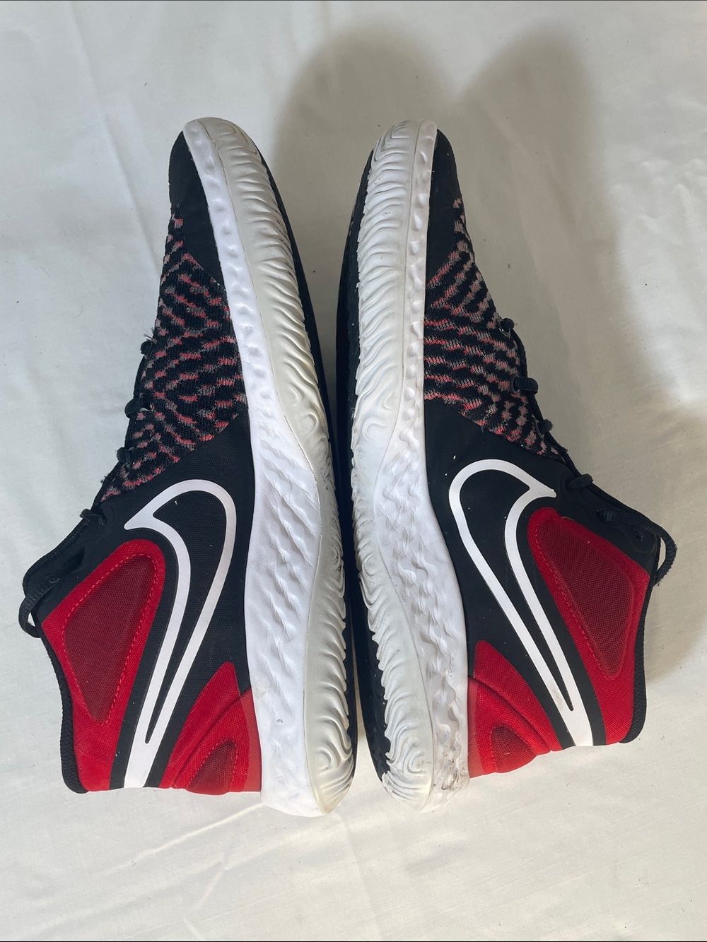Nike KD Trey 5 VIII basketball shoes Bred colorway M12